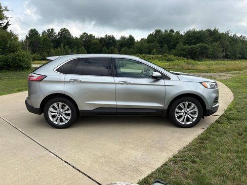 Used 2022 Ford Edge Titanium AWD/4WD image 10