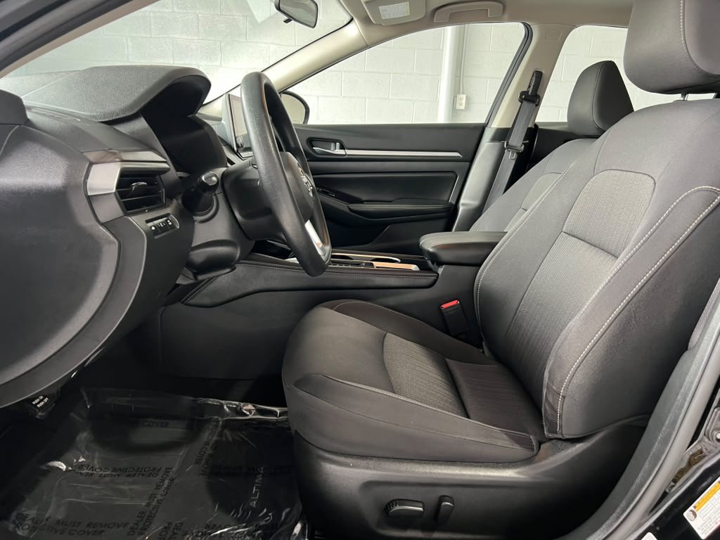 Used 2023 Nissan Altima 2.5 SV FWD image 10