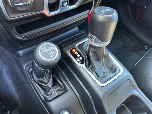 Used 2021 Jeep Wrangler Unlimited Sahara image 16