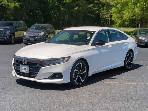 Used 2022 Honda Accord Sport image 4