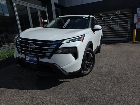 Used 2026 Nissan Rogue SV AWD/4WD image 2
