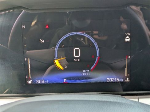 Used 2025 Chevrolet Trax LT w/ LT Convenience Package image 22