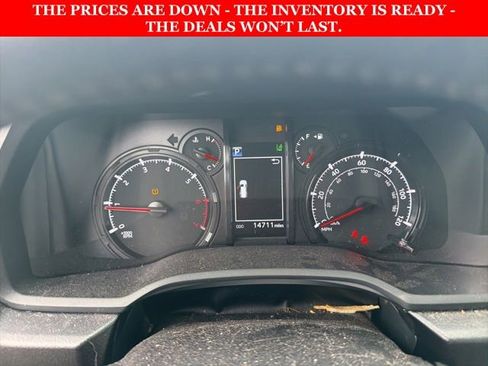 Used 2022 Toyota 4Runner SR5 Premium AWD/4WD image 9