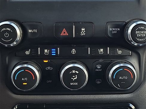 Used 2020 RAM 2500 Laramie image 26