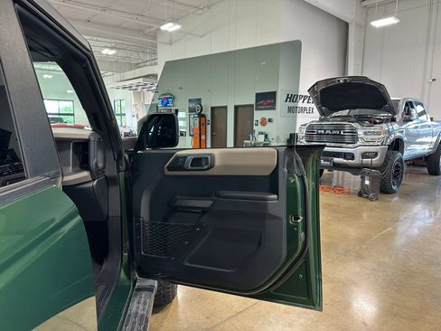 Used 2024 Ford Bronco Wildtrak AWD/4WD image 45
