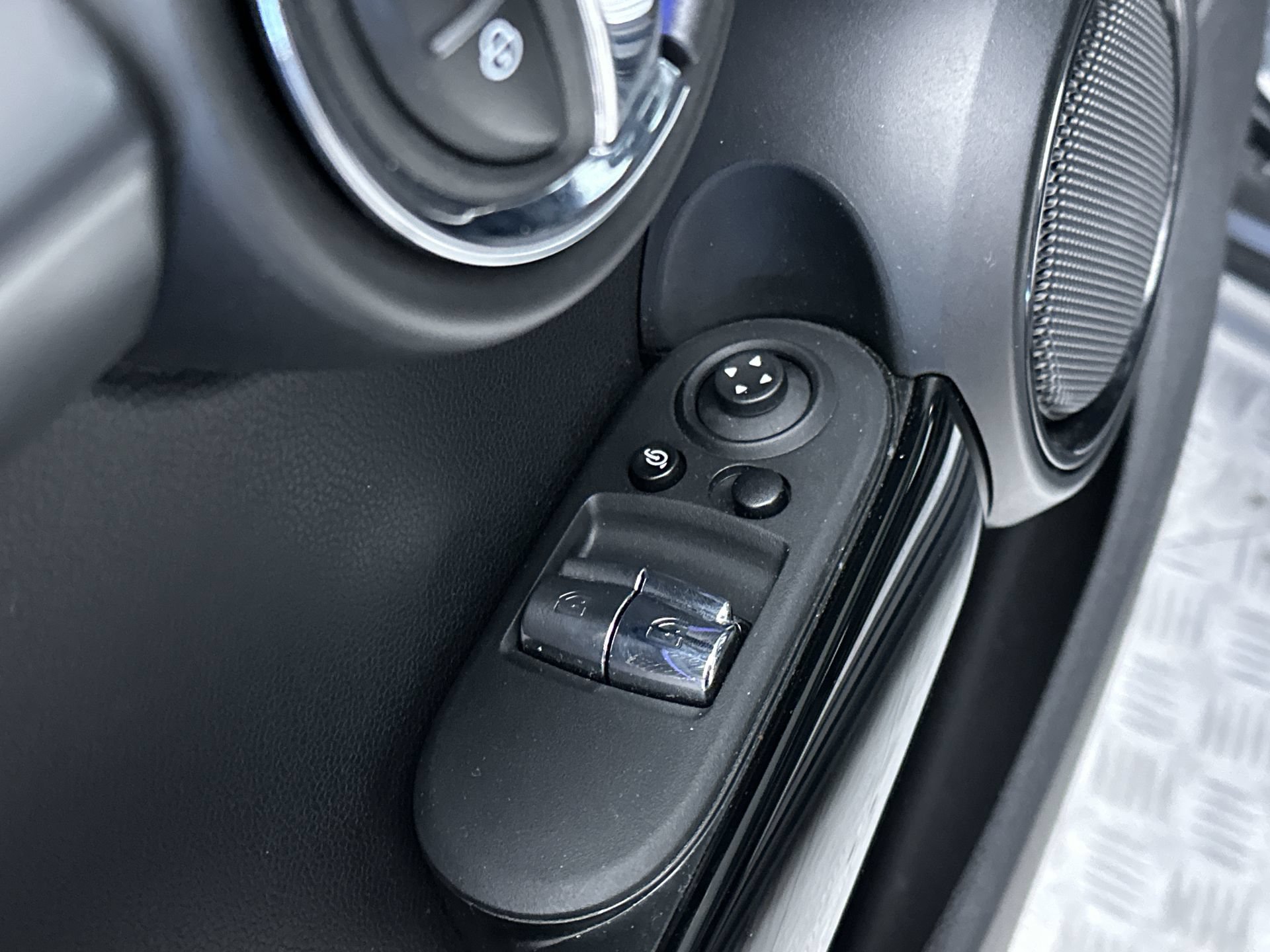 Used 2023 MINI Cooper S FWD image 15