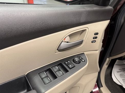 Used 2011 Honda Odyssey Touring Elite image 23