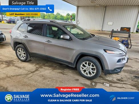 Used 2016 Jeep Cherokee Latitude w/ Cold Weather Group AWD/4WD image 5