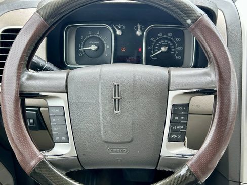 Used 2008 Lincoln MKX AWD image 18