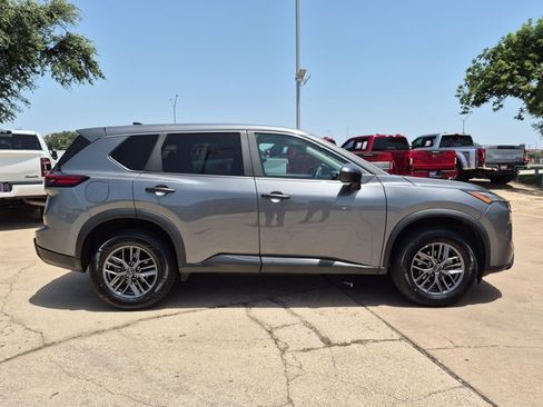 Used 2024 Nissan Rogue S AWD/4WD image 4
