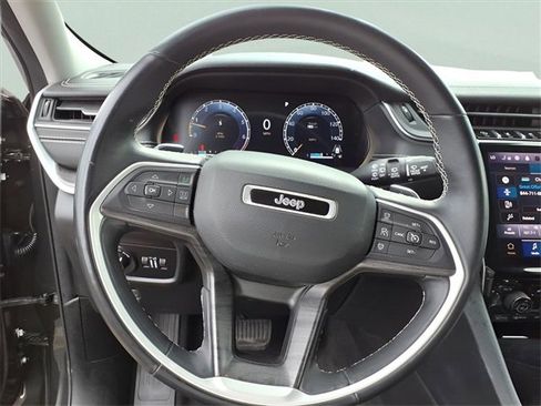 Used 2022 Jeep Grand Cherokee L Limited image 9