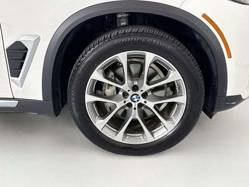 Used 2024 BMW X5 xDrive40i w/ Parking Assistance Package AWD/4WD image 33