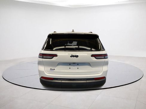 Used 2023 Jeep Grand Cherokee L Altitude image 5