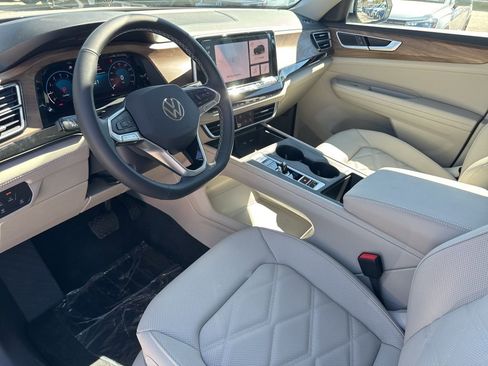 New 2026 Volkswagen Atlas SE image 10