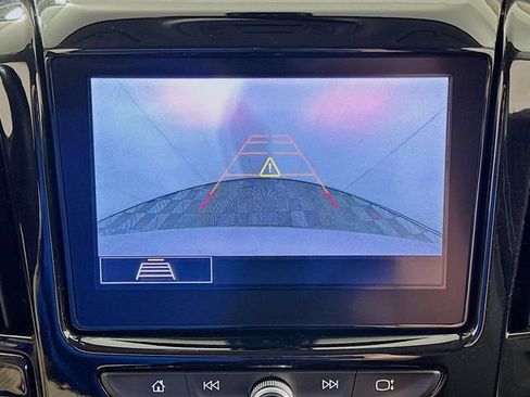 Used 2020 Chevrolet Traverse LT FWD image 17