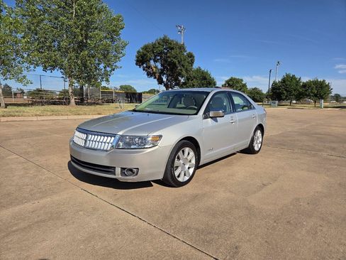 Used 2009 Lincoln MKZ FWD image 3