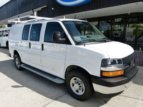 Used 2023 Chevrolet Express 2500 w/ Driver Convenience Package image 6