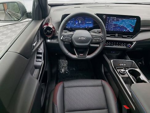 New 2026 Chevrolet Equinox RS w/ Convenience Package III FWD image 24