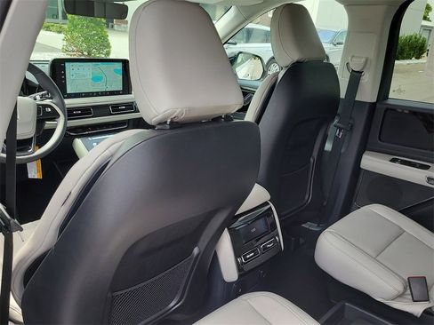 New 2025 Lincoln Aviator Premiere image 10