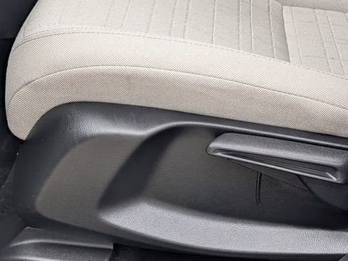 Used 2025 Honda HR-V LX image 27