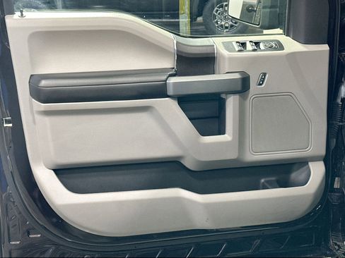 Used 2019 Ford F150 XLT image 15