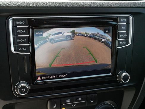 Used 2018 Volkswagen Jetta SE FWD image 30