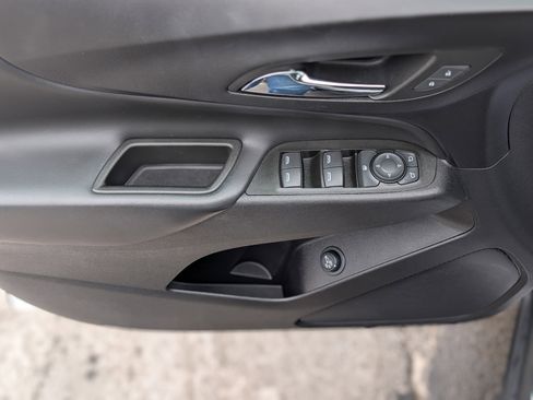 Used 2022 Chevrolet Equinox LT image 29