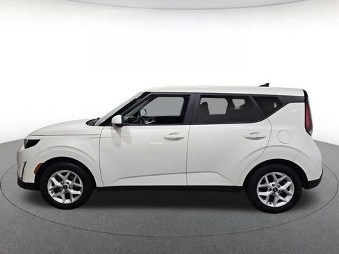 Used 2023 Kia Soul LX w/ Option Group 015 FWD image 8