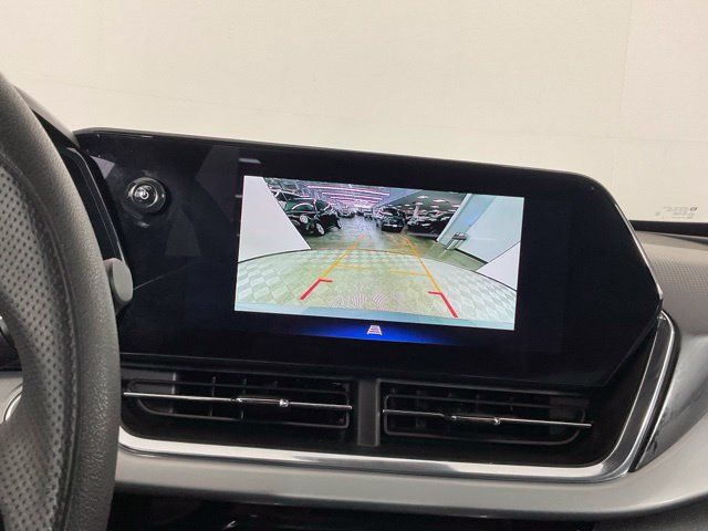 Used 2025 Chevrolet Trax LT FWD image 23