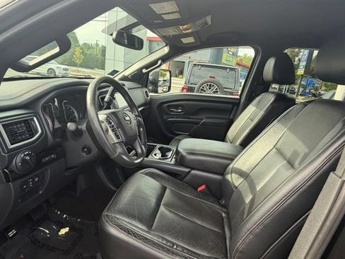 Used 2018 Nissan Titan SL w/ Midnight Edition AWD/4WD image 9