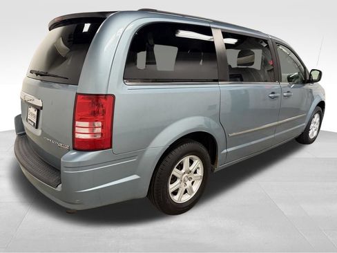 Used 2010 Chrysler Town & Country Touring FWD image 8