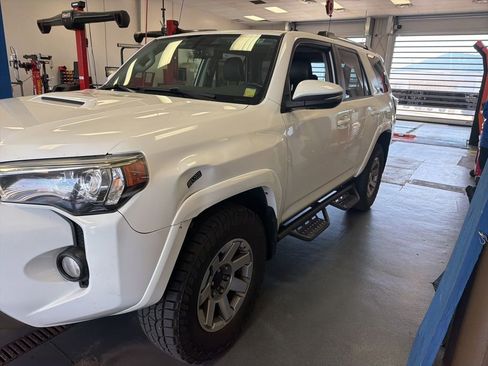 Used 2014 Toyota 4Runner Trail Premium AWD/4WD image 4