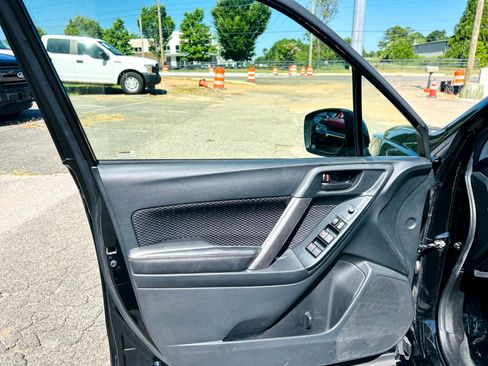 Used 2017 Subaru Forester 2.5i Premium w/ All-Weather Package image 22