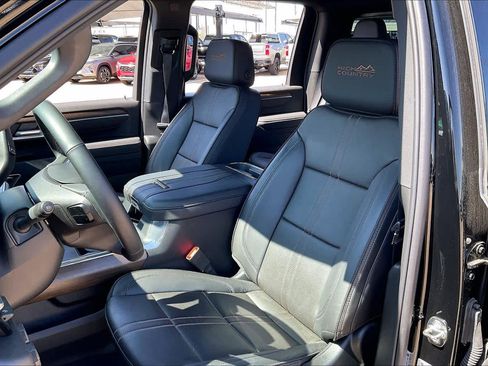 Used 2025 Chevrolet Silverado 2500 High Country w/ High Country Premium Package image 9