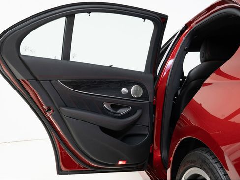 Used 2022 Mercedes-Benz E 53 AMG 4MATIC Sedan w/ Driver Assistance Package image 28