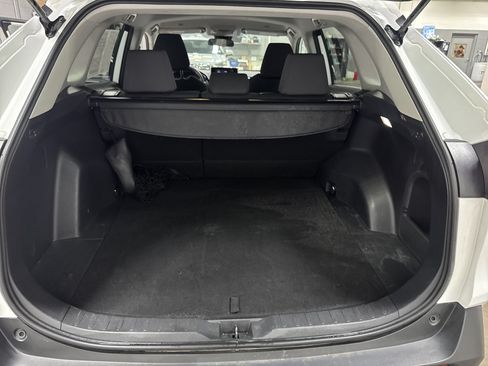 Used 2025 Toyota RAV4 XLE AWD/4WD image 28