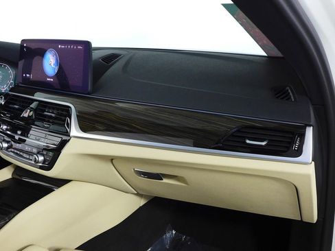 Used 2023 BMW 530e 530e iPerformance w/ Convenience Package image 14