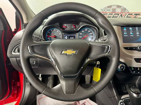 Used 2018 Chevrolet Cruze LS image 13