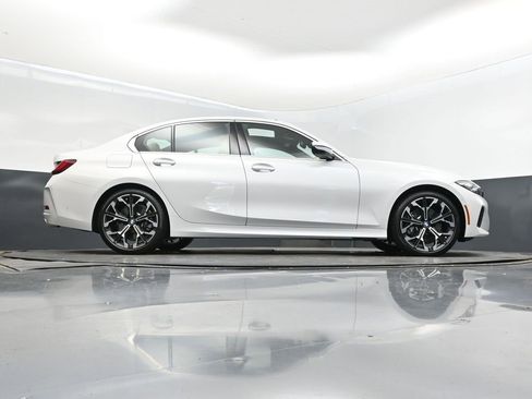 Certified 2025 BMW 330i Sedan w/ Premium Package image 43