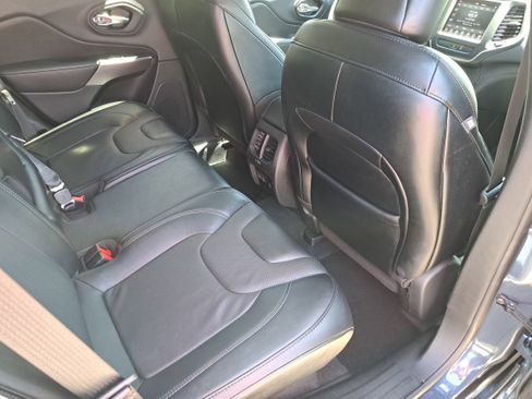 Used 2022 Jeep Cherokee Latitude Lux w/ Sun & Sound Group FWD image 11