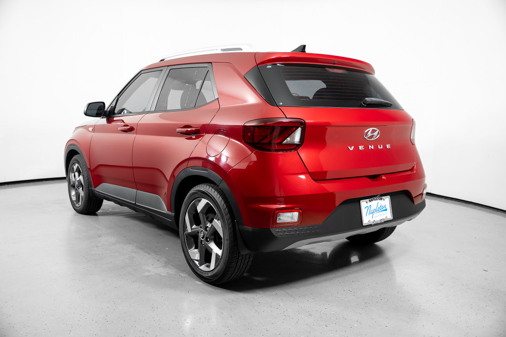 Certified 2022 Hyundai Venue Limited FWD image 12