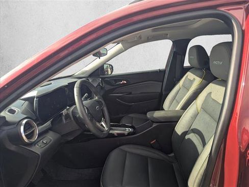 Certified 2024 Chevrolet Trax ACTIV w/ Sunroof Package FWD image 12