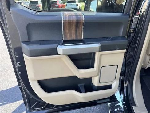 Used 2015 Ford F150 Lariat w/ Equipment Group 502A Luxury AWD/4WD image 14