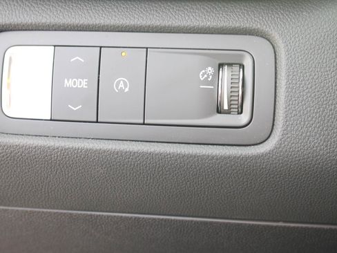 New 2025 GMC Acadia Elevation w/ Elevation Premium Package image 30