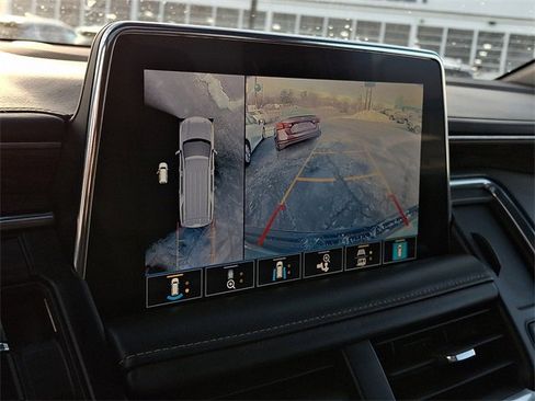 Used 2021 Chevrolet Tahoe Premier w/ Premium Package image 21