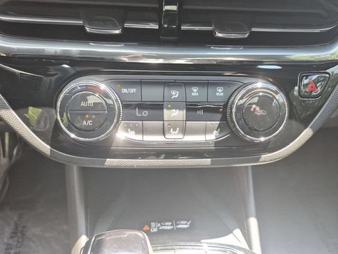 Used 2025 Buick Envista Sport Touring w/ Experience Buick Package FWD image 24