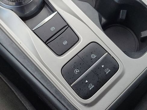 Used 2021 Ford Explorer XLT RWD image 26