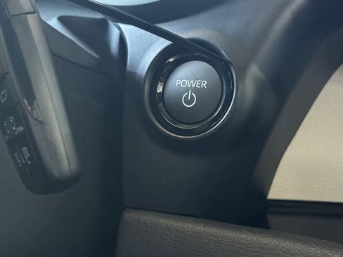 New 2026 Toyota Sienna Platinum image 26