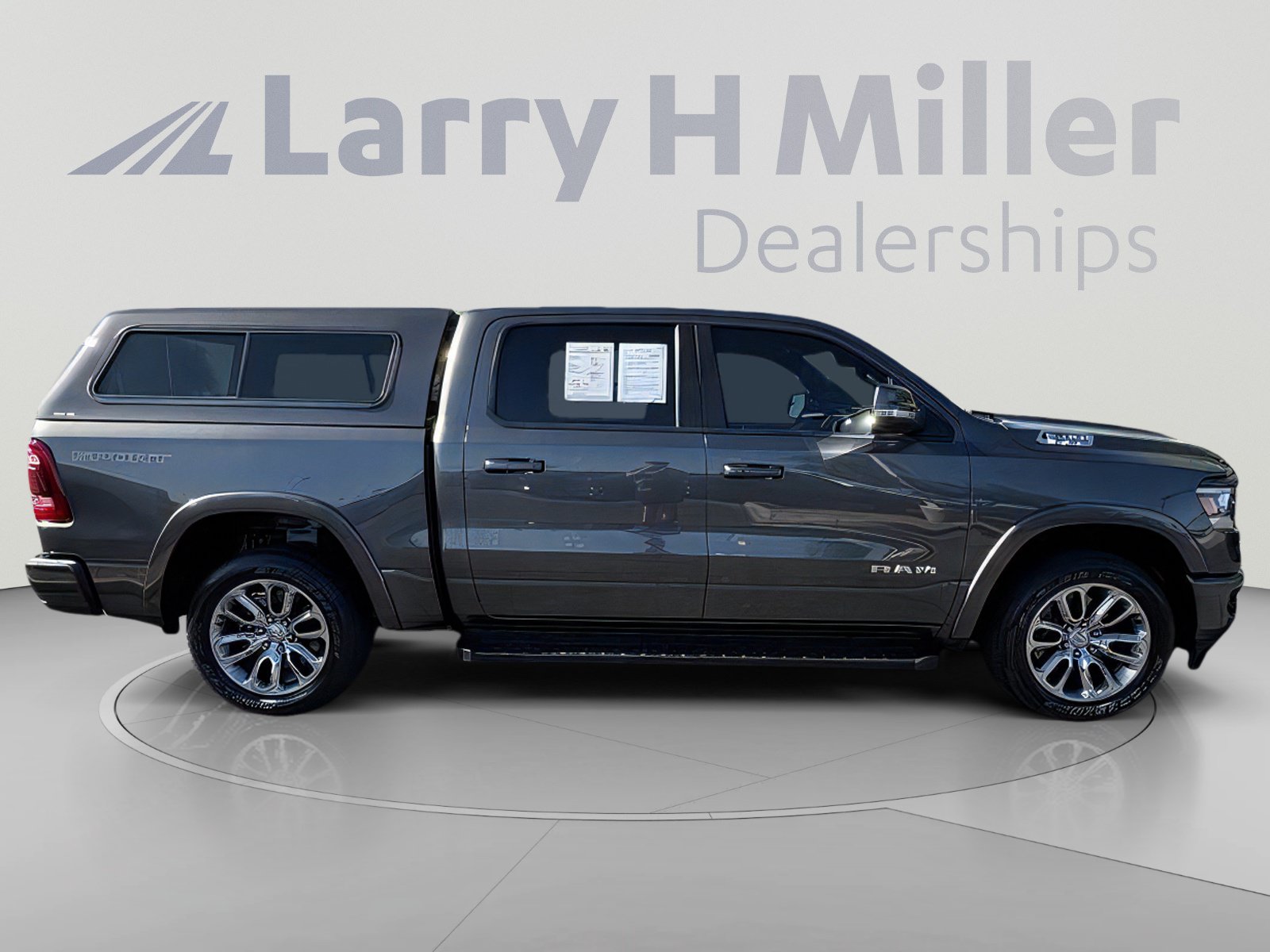 Used 2022 RAM 1500 Laramie w/ Sport Appearance Package AWD/4WD image 7