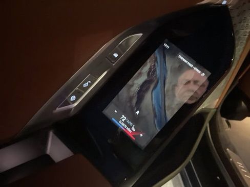 Used 2024 BMW 760i xDrive w/ Executive Package image 12